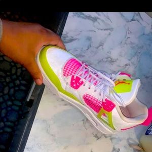 Air Jordan 4 Lemon Venom